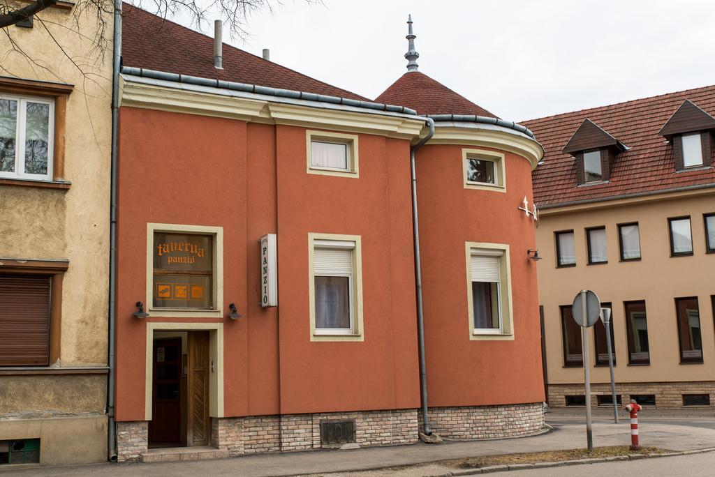 Taverna Panzio Шопрон Екстер'єр фото